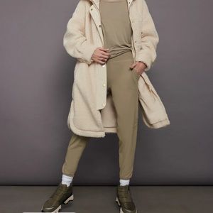 Carbon 38 2 Pc Set Jogger+Off The Shoulder Long Sleeve Tee. Silver Sage Med NWT